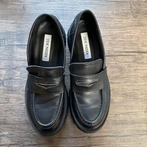 *STEVE MADDEN* Black Chunky Shoe Size 10